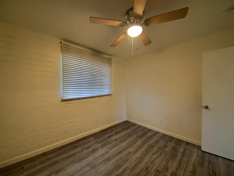 4702 N 48th Ave — Photo 14