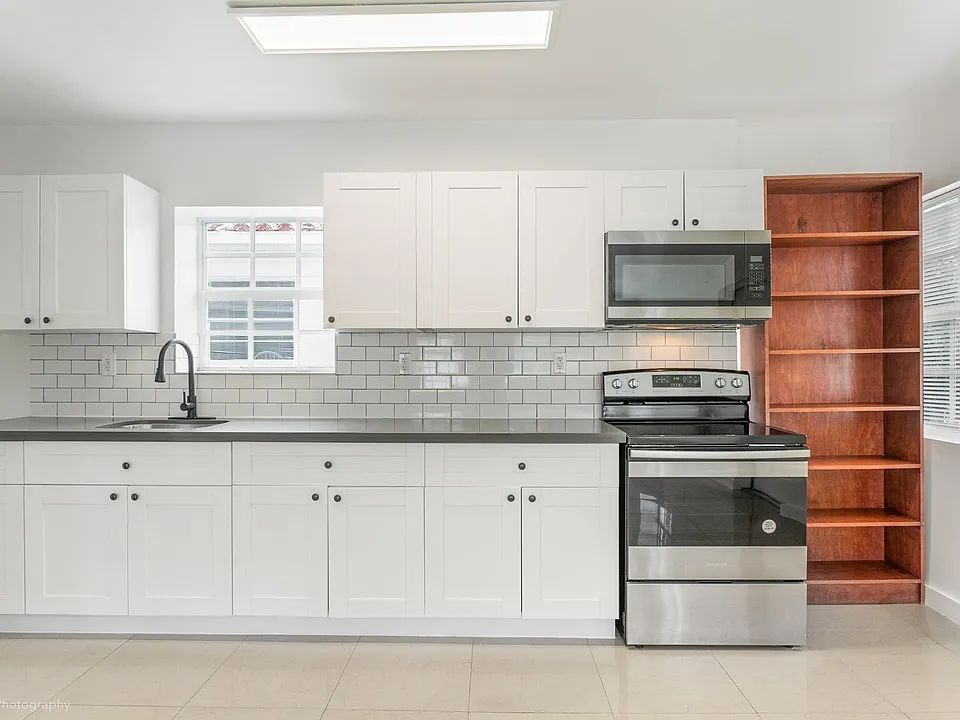 1945 Marseille Dr #1