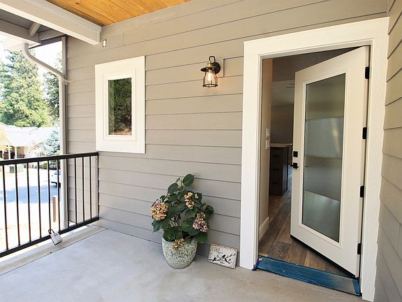 4th image of 103 Fairway Village Ct