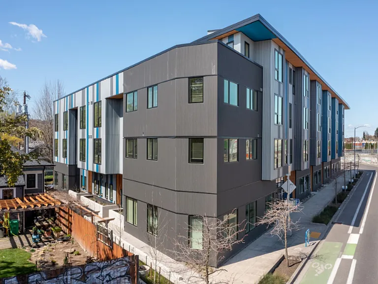 Dean River Apartments — Photo 19