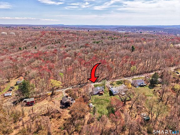 5th image of 775 Bucks Hill Road