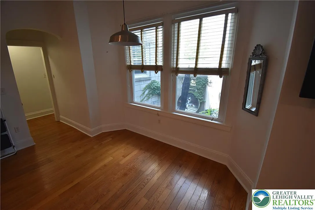 2 bed, 2.0 bath, 768 sqft, $1,950 — Photo 3