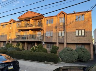6419 72nd St, Middle Village, NY 11379