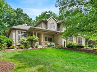 1236 Oak Hill Dr, Pittsburgh, PA 15239