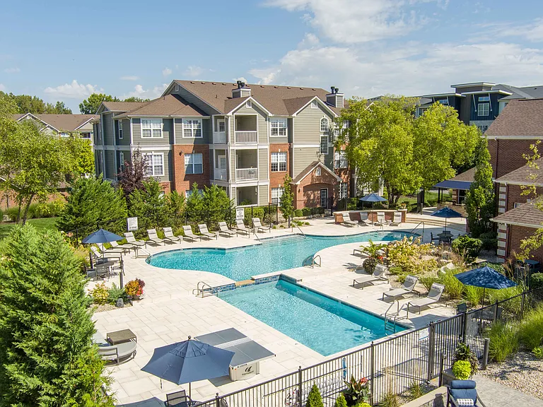 Lake Clearwater Apartments — Photo 63