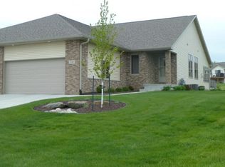 216 Heritage Dr, Fort Atkinson, WI 53538