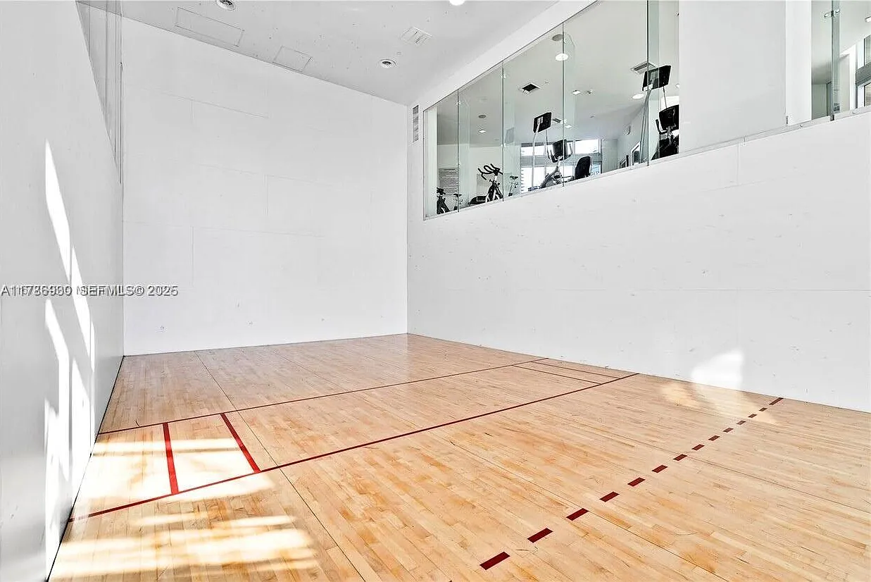 1 bed, 698 sqft, $2,500 — Photo 3