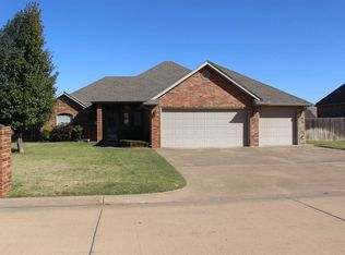 2101 Day Break Ln, Enid, OK 73703