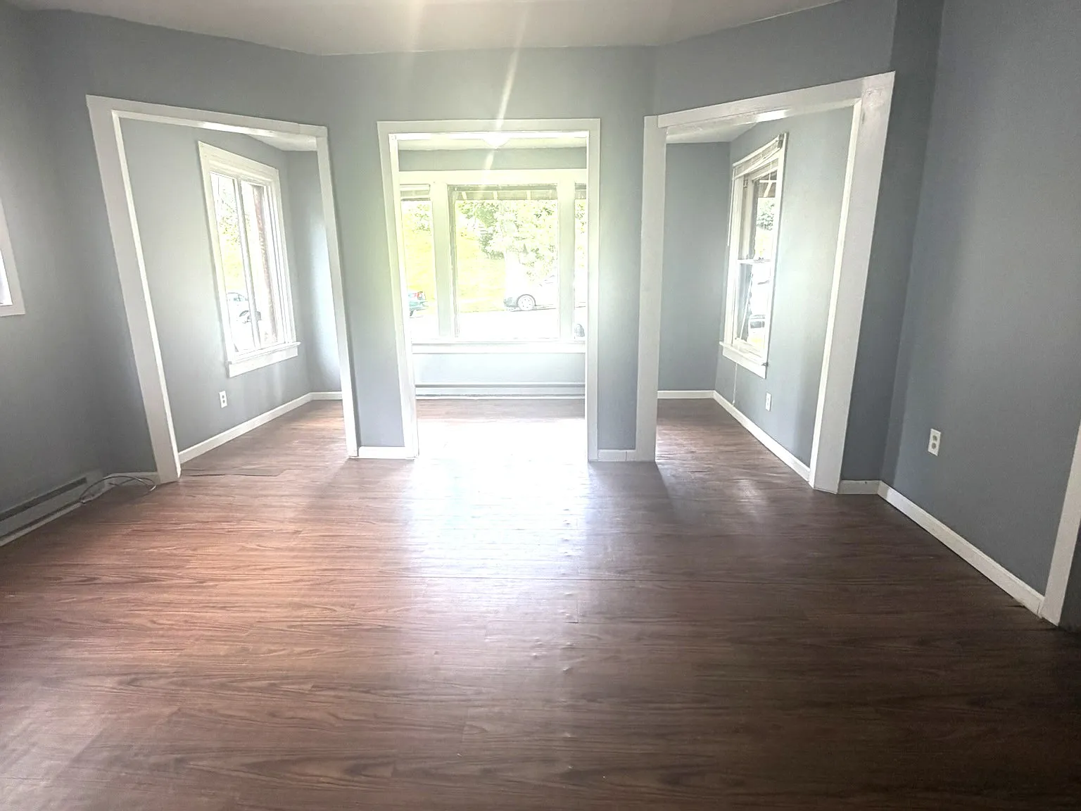 3 bed, 1000 sqft, $1,295 — Photo 2