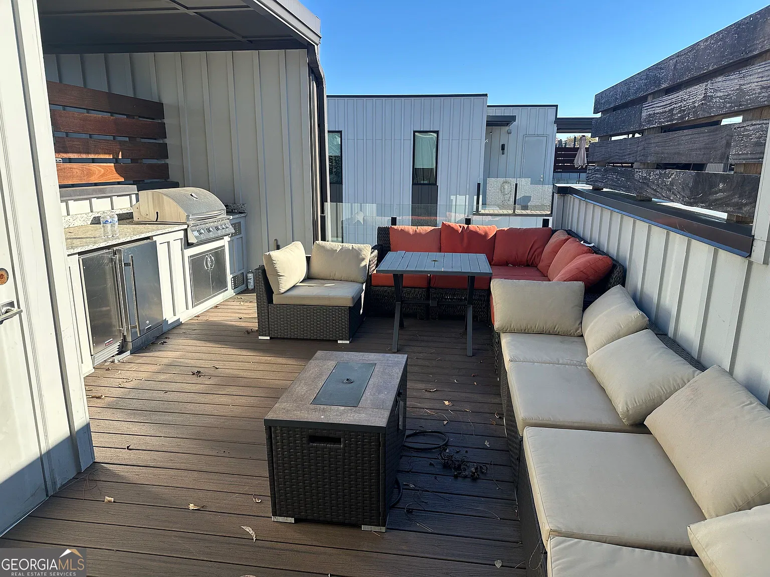 2 bed, 3.5 bath, 2500 sqft, $2,995 — Photo 3