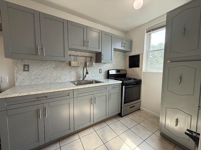 217 Cliff St #3 — Photo 3