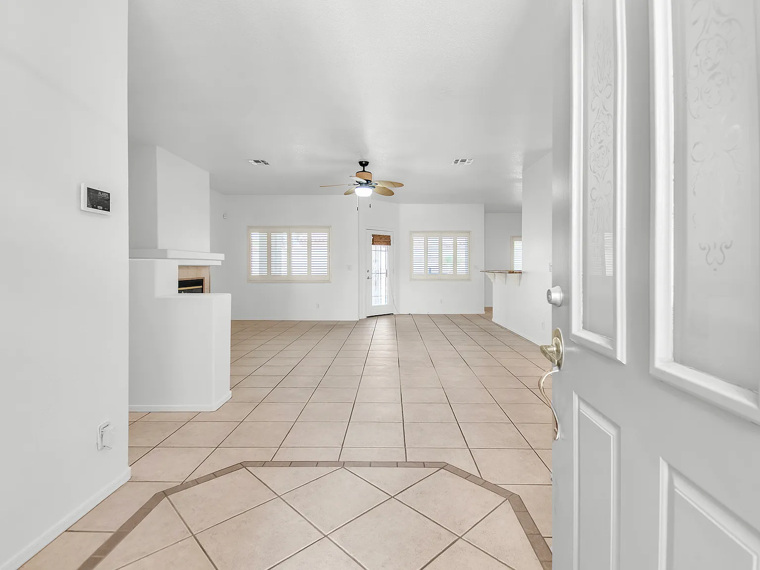3 bed, 2.5 bath, 1916 sqft, $2,650 — Photo 4