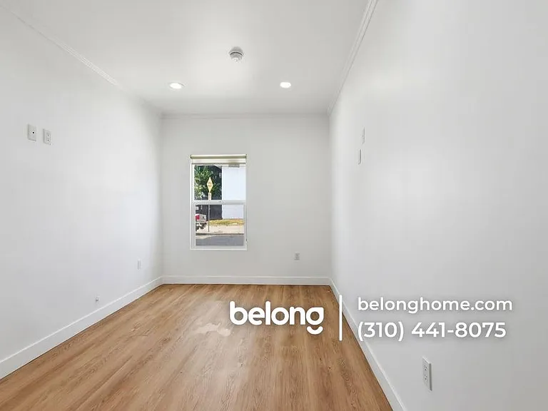 1702 W 43rd St — Photo 14
