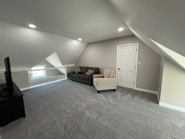 320 W 4th St #102 — Photo 4