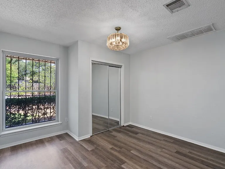11809 Eubank Dr — Photo 12