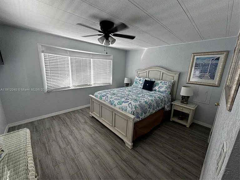 228 Orchid St — Photo 18
