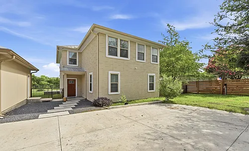 330 Howard Ln Photo 1