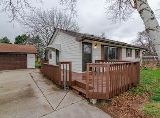 1767 Onacrest Curv N, Maplewood, MN 55117