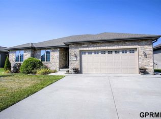 5108 Wagons Way Rd, Council Bluffs, IA 51501