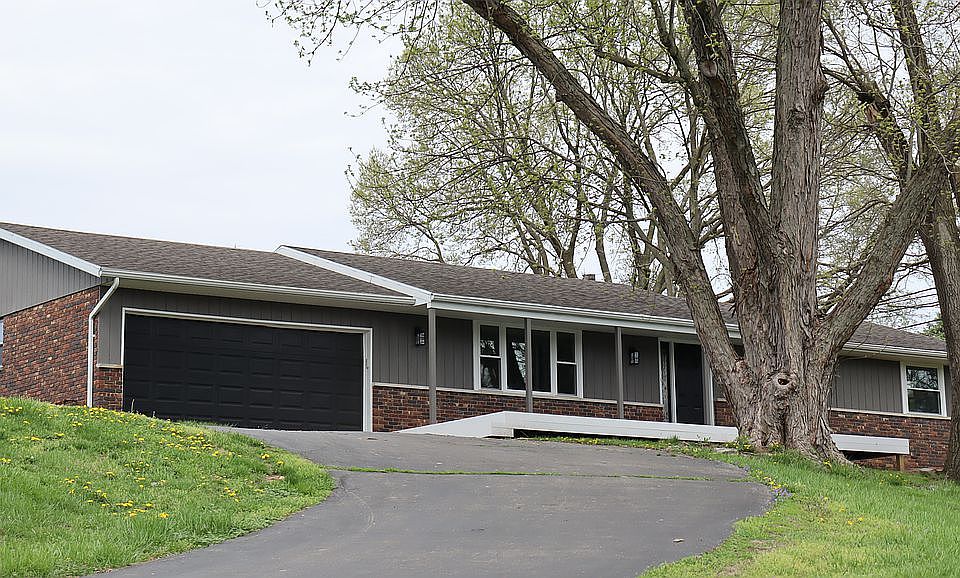 1st image of 2526 Brookview Dr