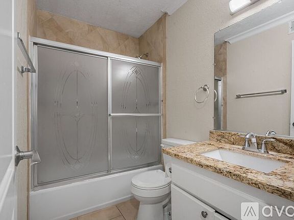 4th image of 1830 Southwest Expy APT 2