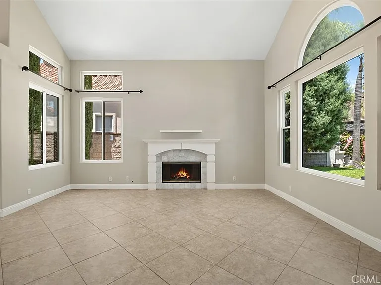 22481 Ivy Rdg — Photo 5
