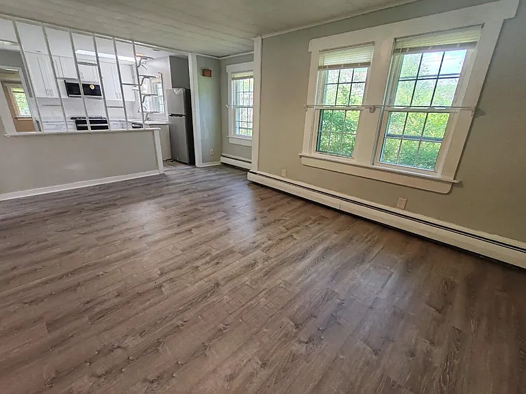 1156 Main St — Photo 3