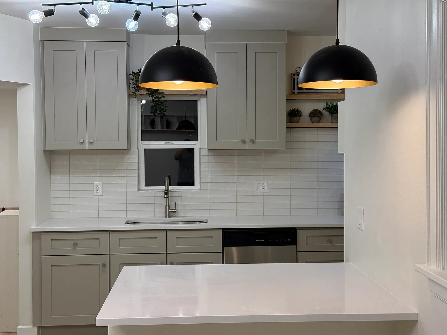 3 bed, 1576 sqft, $2,200 — Photo 4