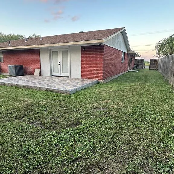 55 Alberta Dr — Photo 6