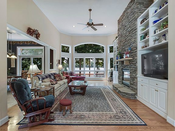5th image of 306 Okmulgee Cir