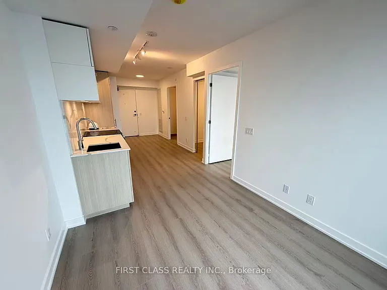 100 Queen St E #2209 — Photo 15