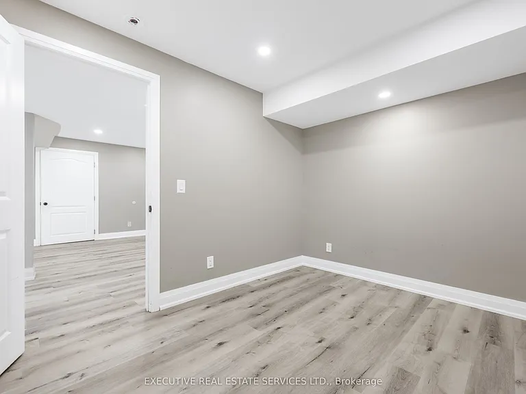61 Truro Cir N — Photo 20