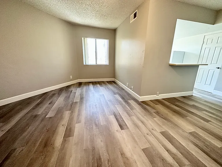 2580 E Tahquitz Canyon Way — Photo 3