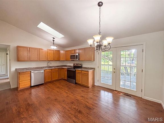 2nd image of 82 Cedar Ridge Dr
