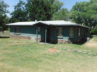 10075 E Swinging Bridge Ln, Cornville, AZ 86325