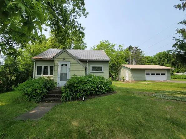 207 N 1st St, Luck, WI 54853