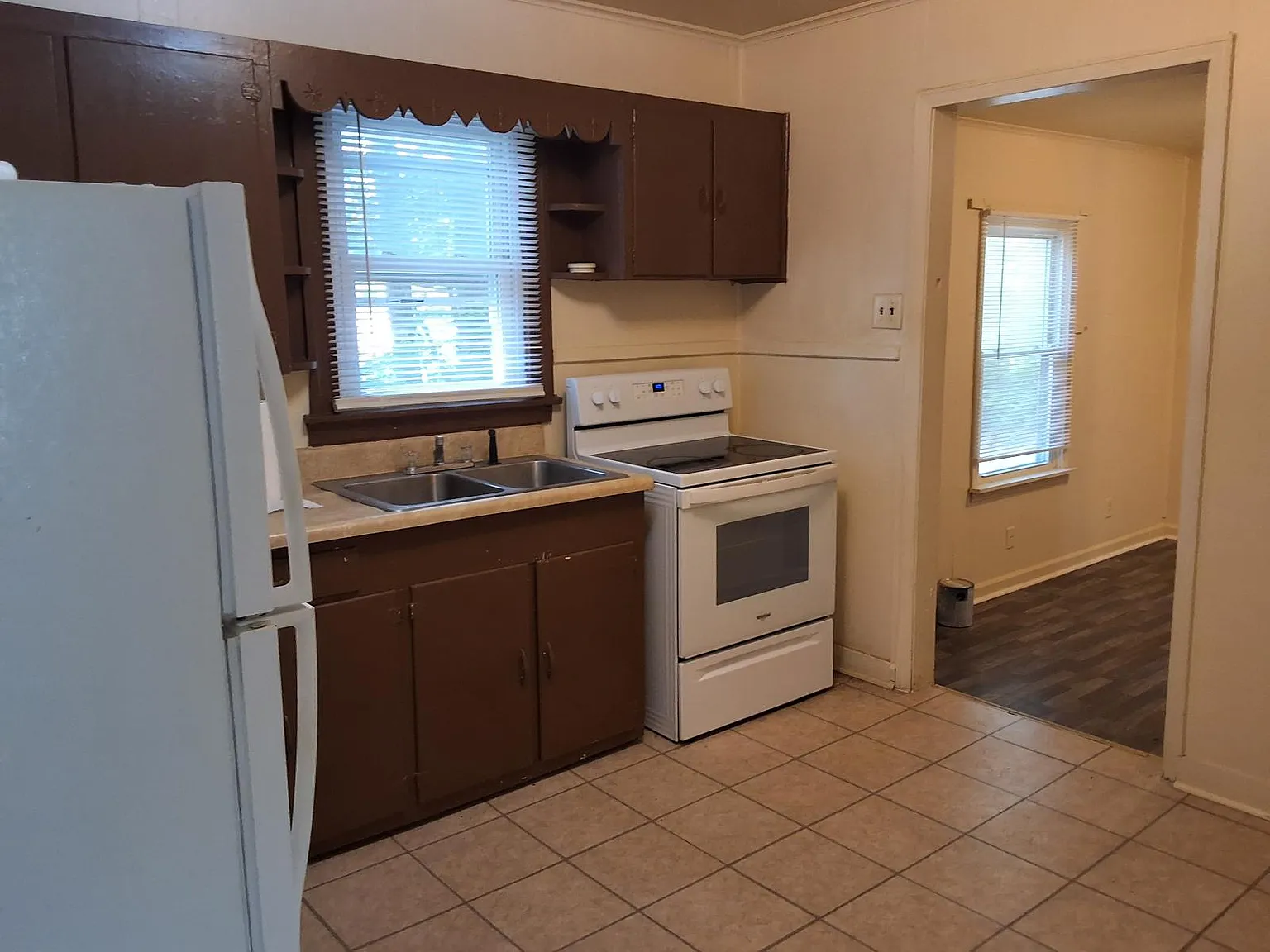 3 bed, 1098 sqft, $1,350 — Photo 4
