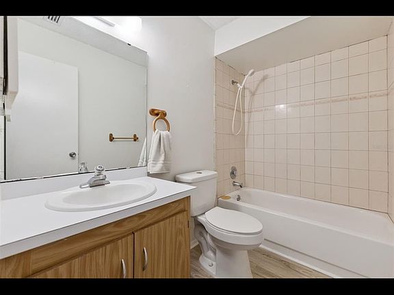 2nd image of 201 Club House Blvd