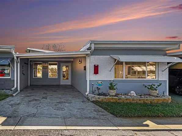 250 Rosery Rd NW APT 219, Largo, FL 33770