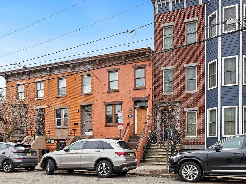1st image of 325 Pavonia Ave