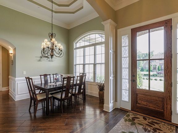 2nd image of 2109 Eulas Way