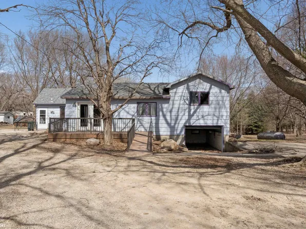 18493 Finch Ave, Clear Lake, IA 50428