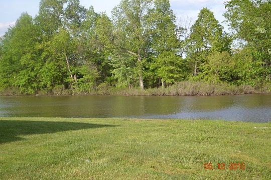 4th image of 413 Lakeview Dr