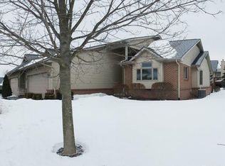 2300 Sugar Maple Dr, Brighton, MI 48116