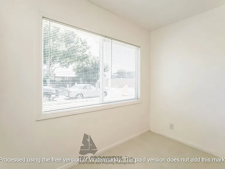 2513 E Tyler St — Photo 6