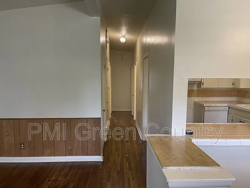 4 bed, 2.0 bath, 1314 sqft, $1,245 — Photo 3