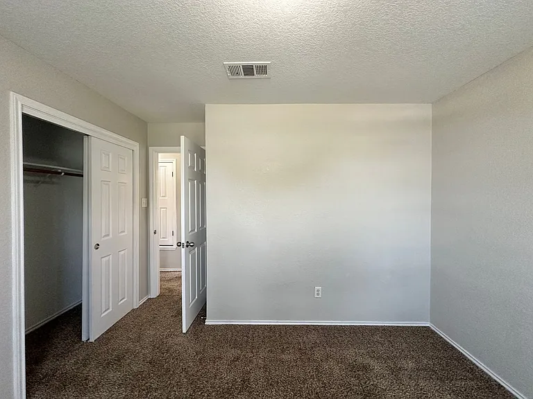 2810 Bastion Loop — Photo 31