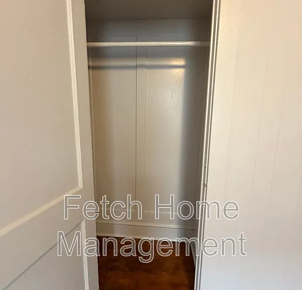 422 W King St #1 — Photo 5