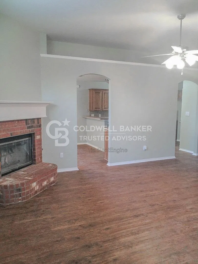 4 bed, 2.0 bath, 1724 sqft, $1,475 — Photo 3