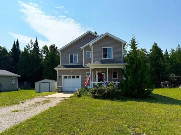 640 W Spring St, Saint Ignace, MI 49781